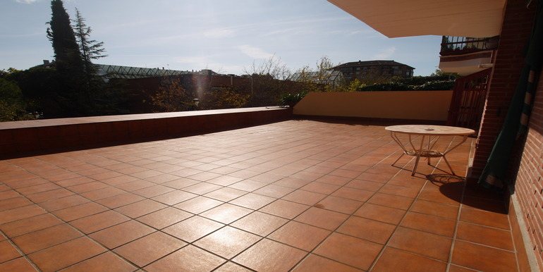 Piso 4 dormitorios amueblado con terraza 68 m²